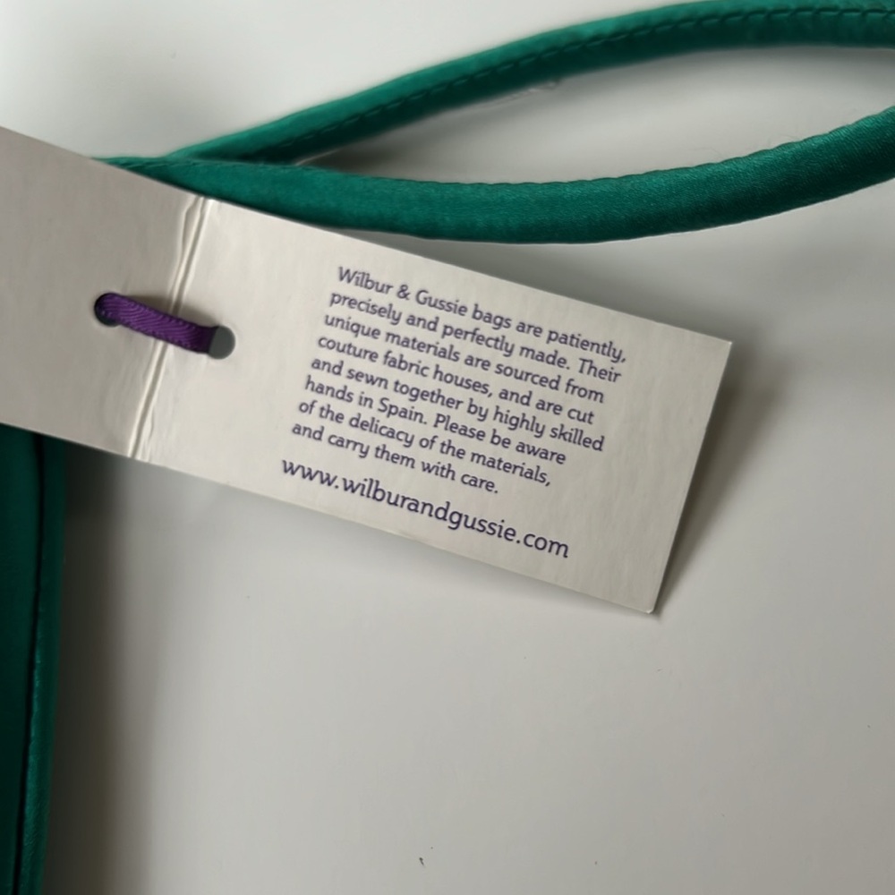 Clutch • Wilbur & Gussie from London • Green Satin w/ beautiful brooch • - Picture 8 of 9